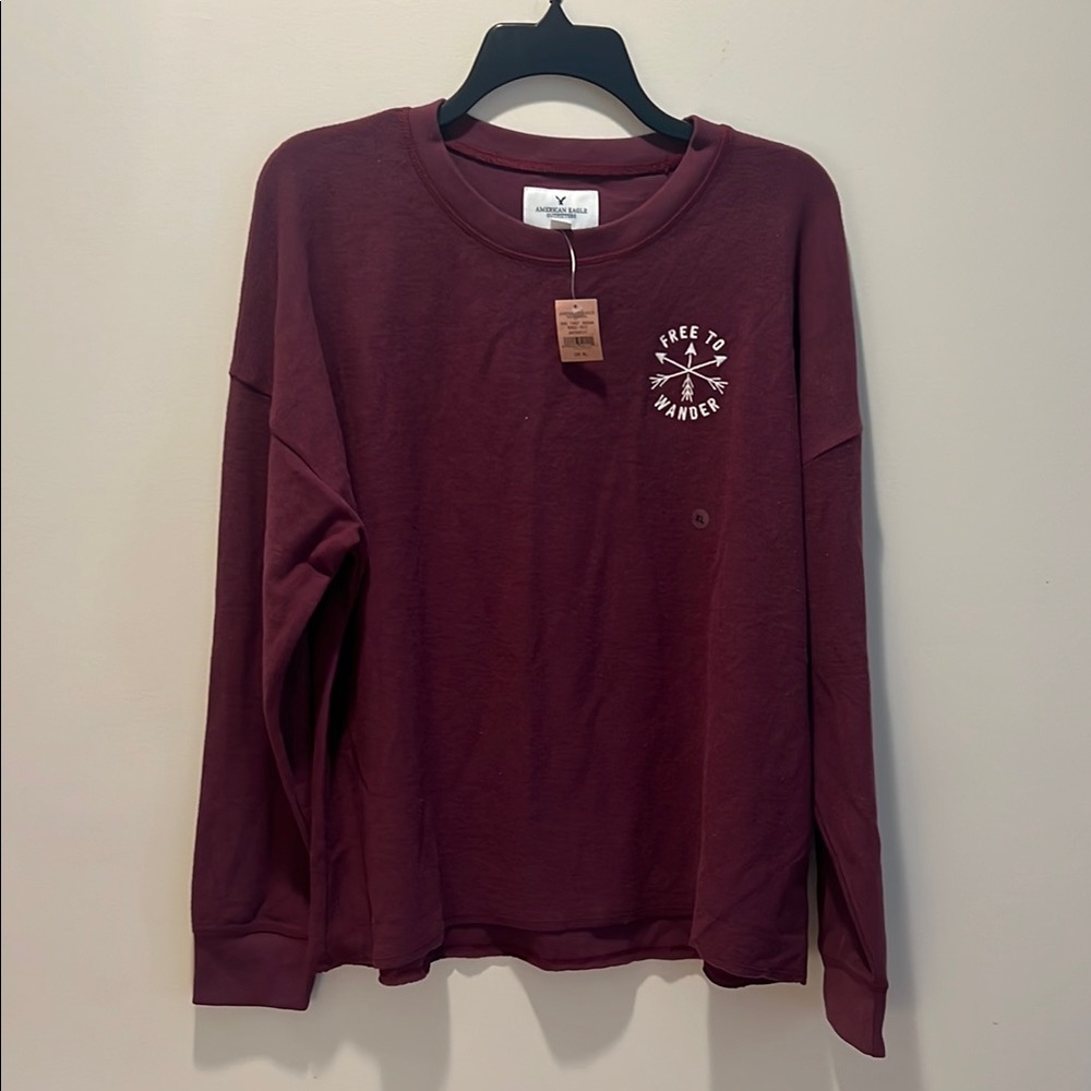 NWT NEVER WORN American Eagle Free to Wander Maroon Sweatshirt